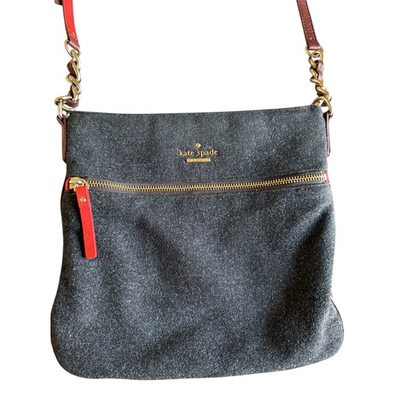 EUC KATE SPADE Women’s Crossbody Bag Grey Flannel with Red Strap - Picture 1 of 13